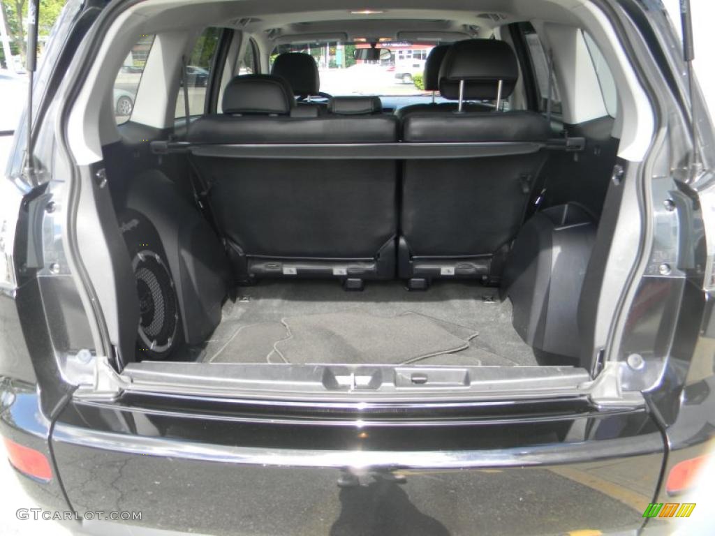 2008 Mitsubishi Outlander SE 4WD Trunk Photo #49208246