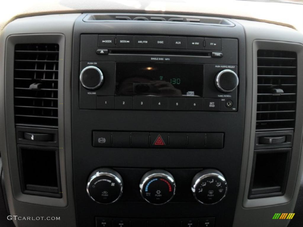 2011 Dodge Ram 3500 HD ST Crew Cab 4x4 Chassis Controls Photo #49208444