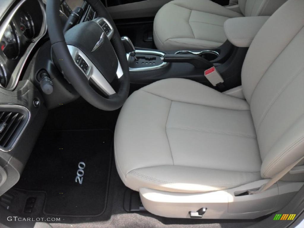 Black/Light Frost Beige Interior 2011 Chrysler 200 Limited Photo #49209428
