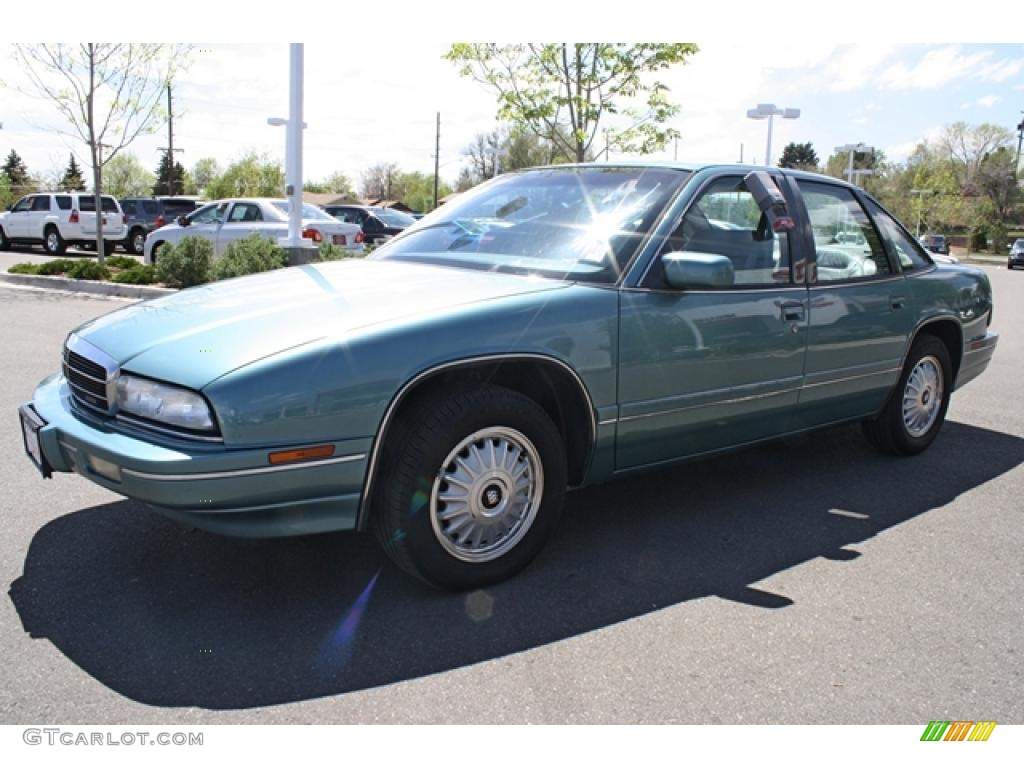 1993 Regal Custom Sedan - Light Sapphire Blue Metallic / Gray photo #5