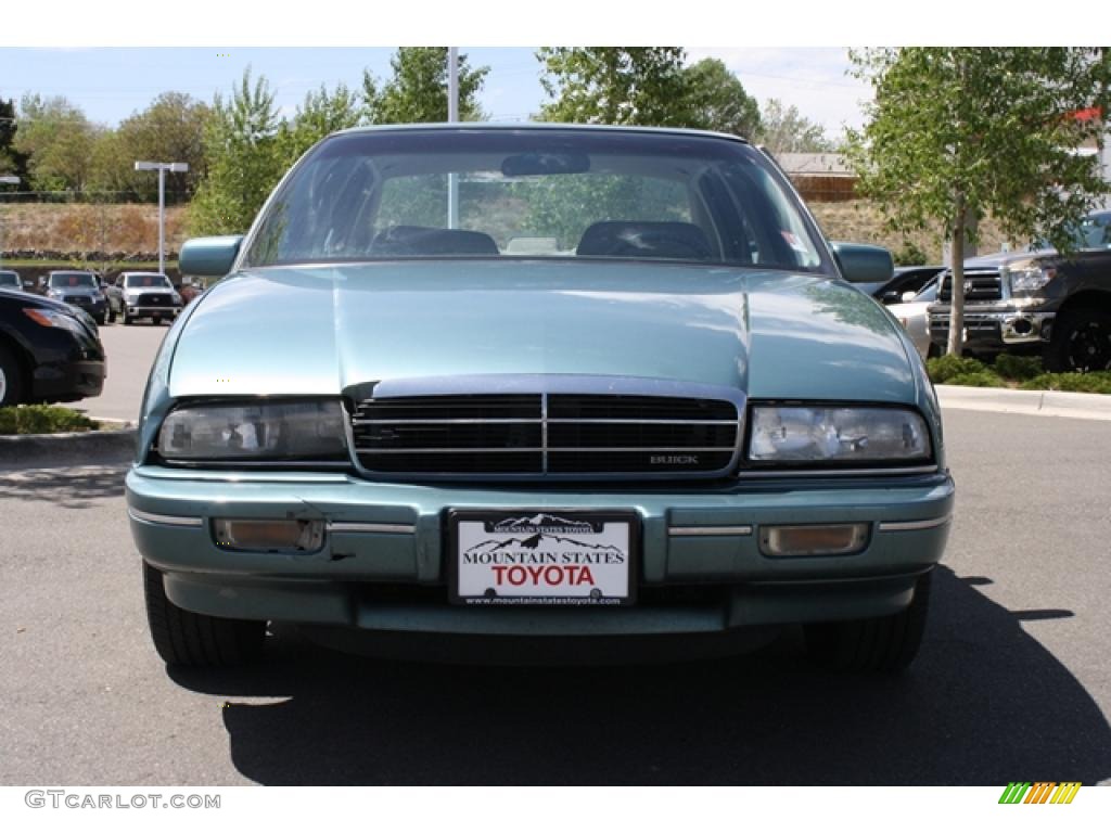 1993 Regal Custom Sedan - Light Sapphire Blue Metallic / Gray photo #6