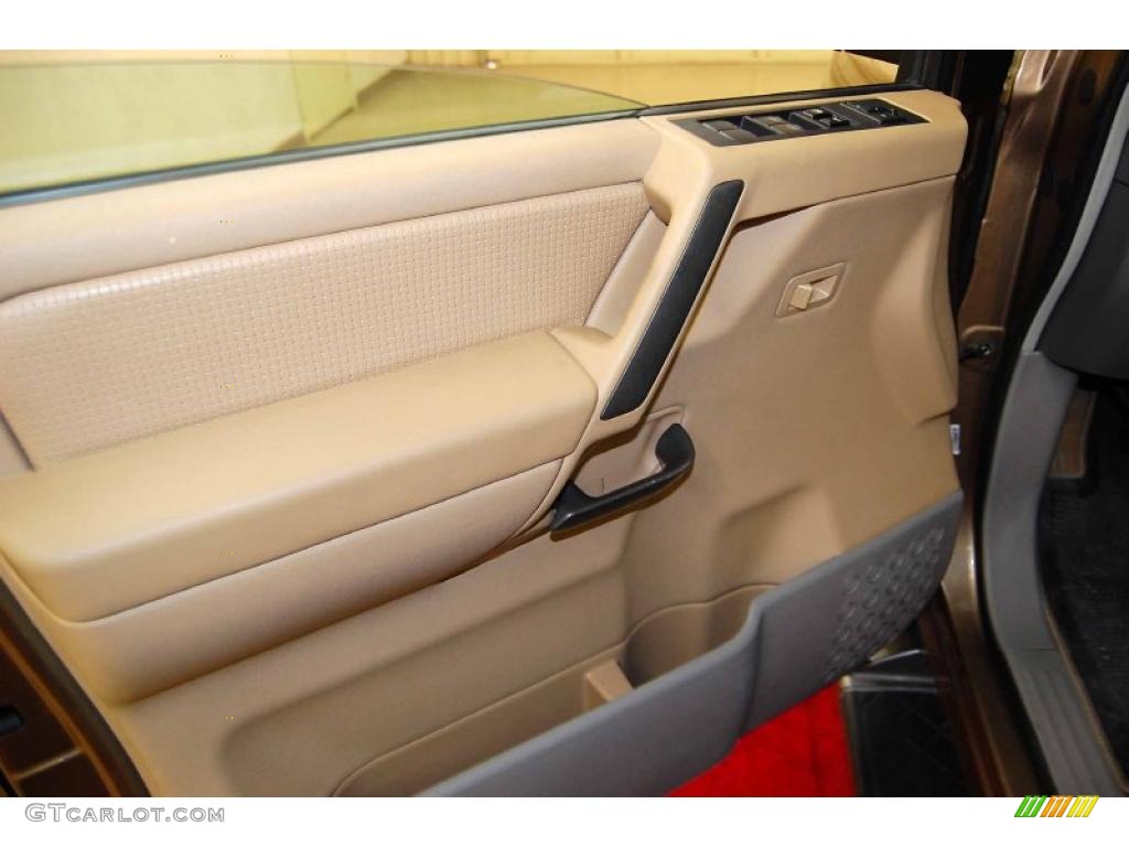 2004 Nissan Armada SE 4x4 Door Panel Photos