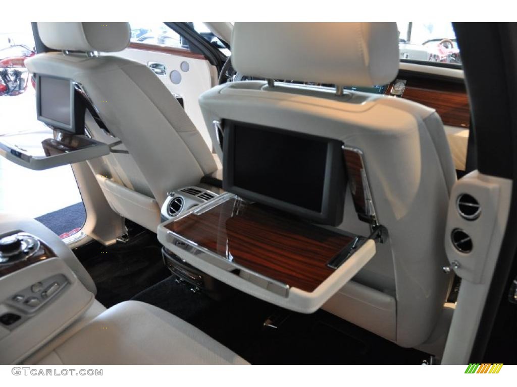 Creme Light Interior 2010 Rolls-Royce Ghost Standard Ghost Model Photo #49212827