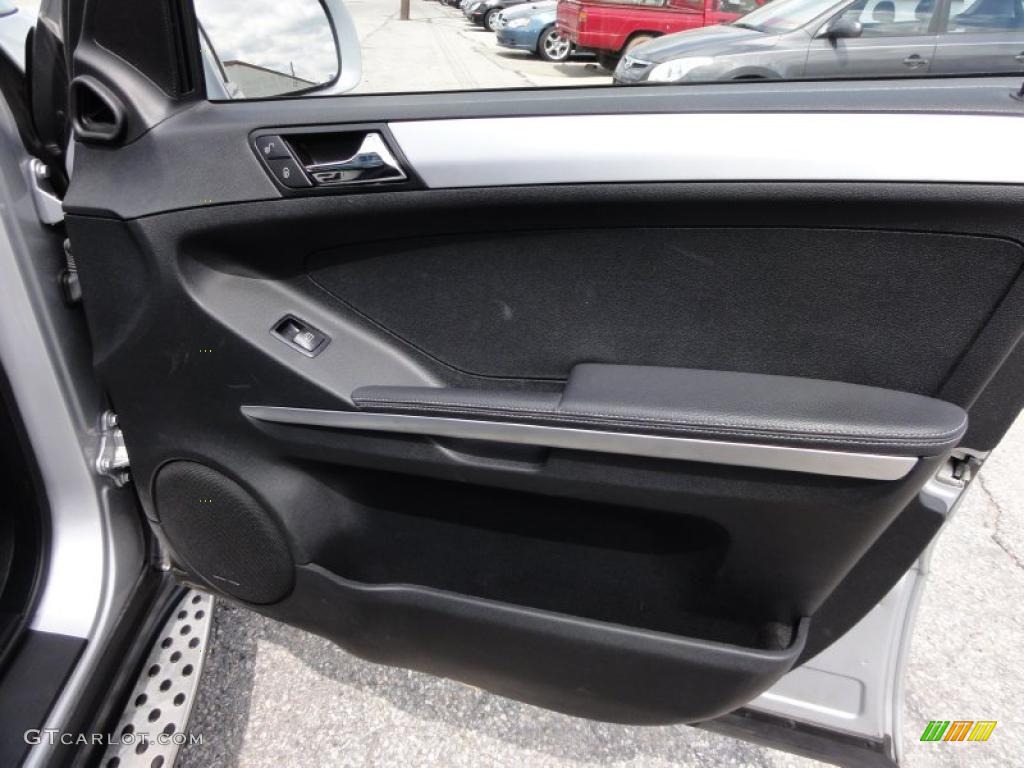 2007 Mercedes-Benz ML 320 CDI 4Matic Black Door Panel Photo #49214078