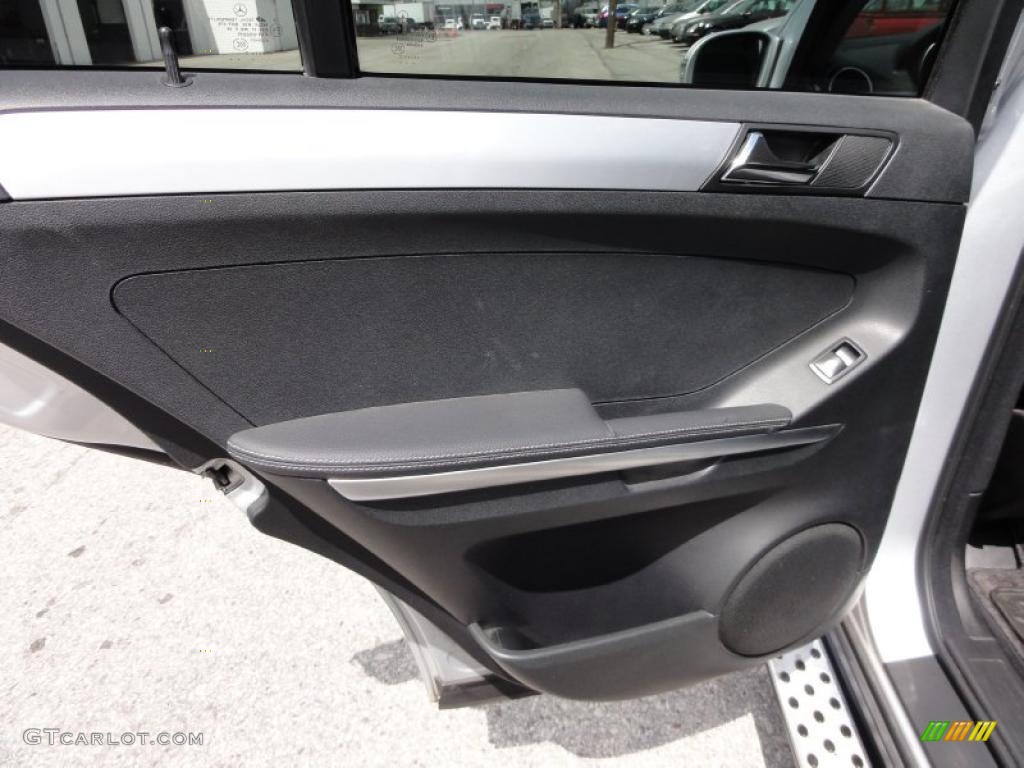 2007 Mercedes-Benz ML 320 CDI 4Matic Black Door Panel Photo #49214138