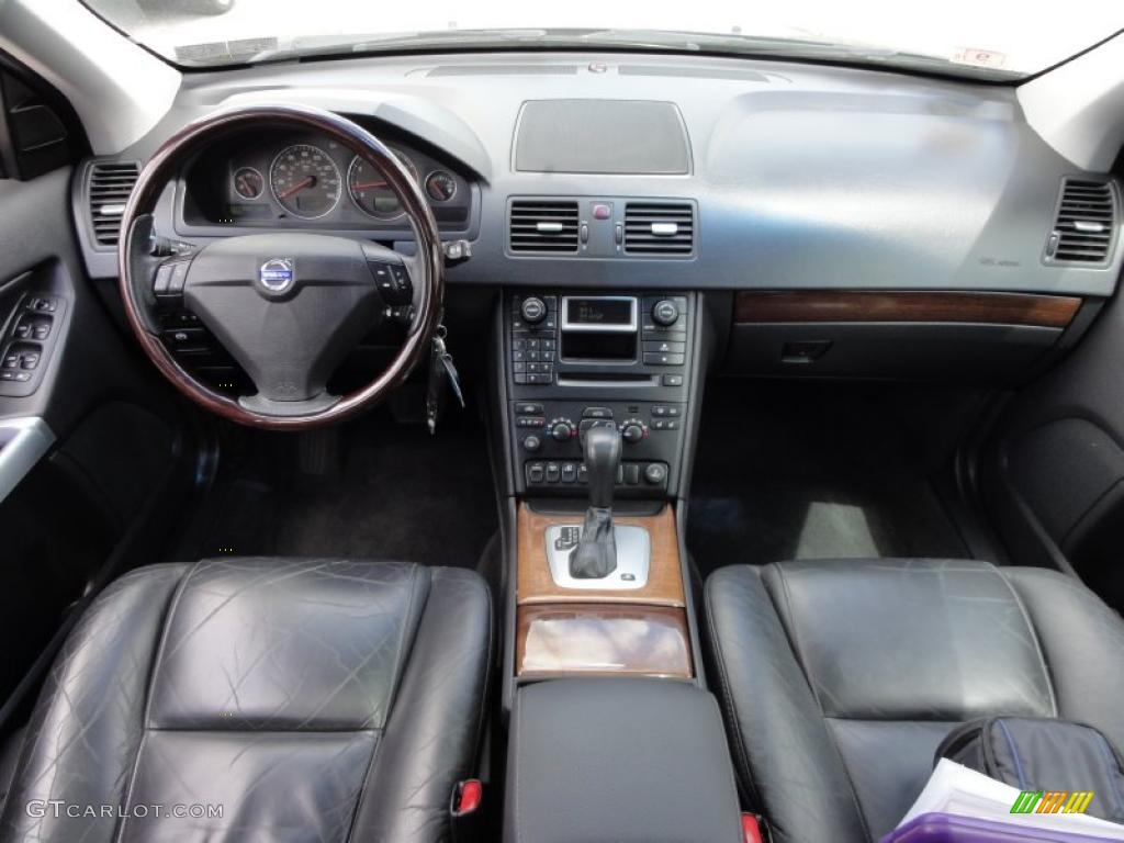 2005 Volvo XC90 V8 AWD Dashboard Photos
