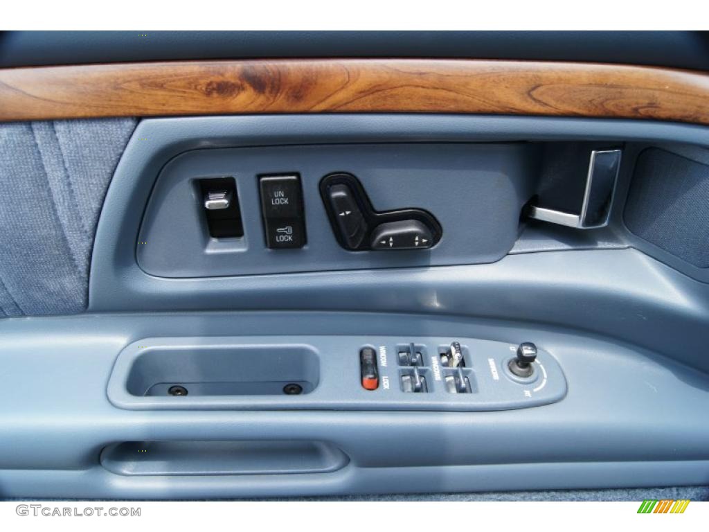 1994 Oldsmobile Eighty-Eight Royale Controls Photo #49215251