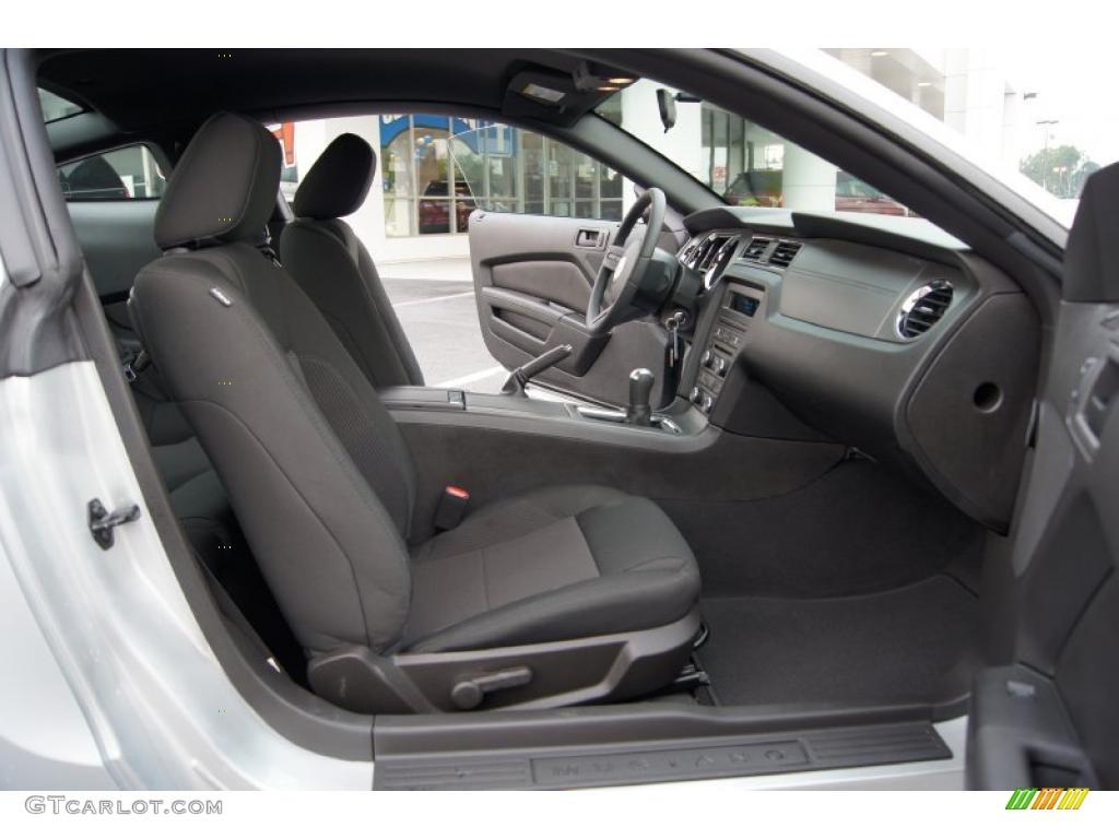Charcoal Black Interior 2010 Ford Mustang GT Coupe Photo #49216259