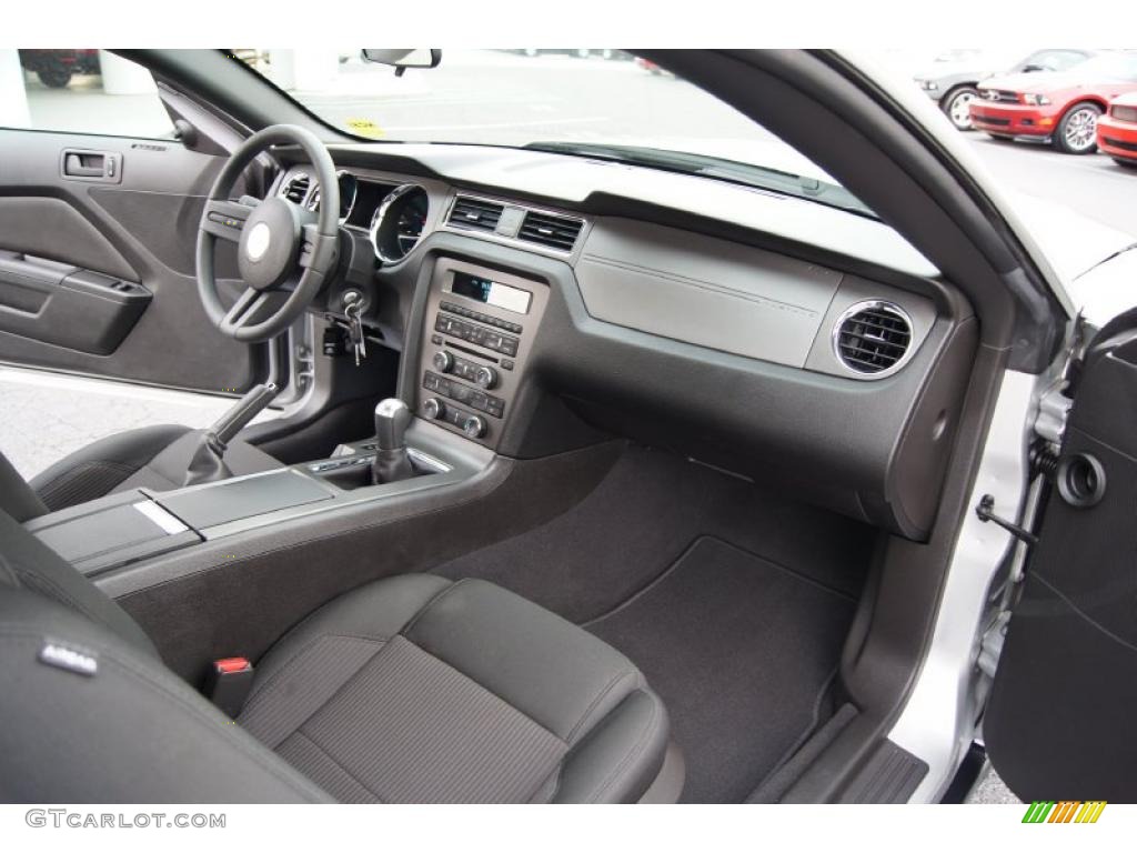 Charcoal Black Interior 2010 Ford Mustang GT Coupe Photo #49216271