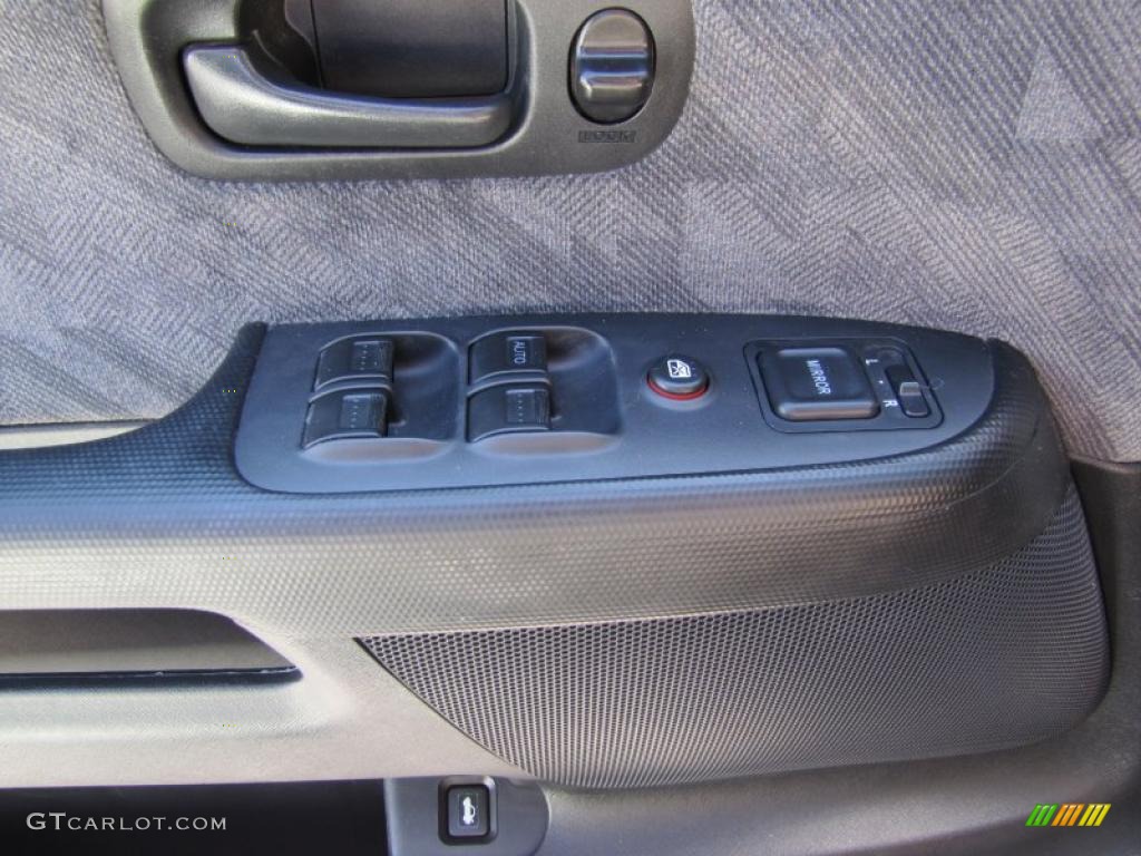 2004 Honda CR-V EX 4WD Controls Photo #49216391