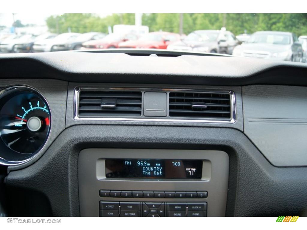 2010 Ford Mustang GT Coupe Controls Photo #49216454