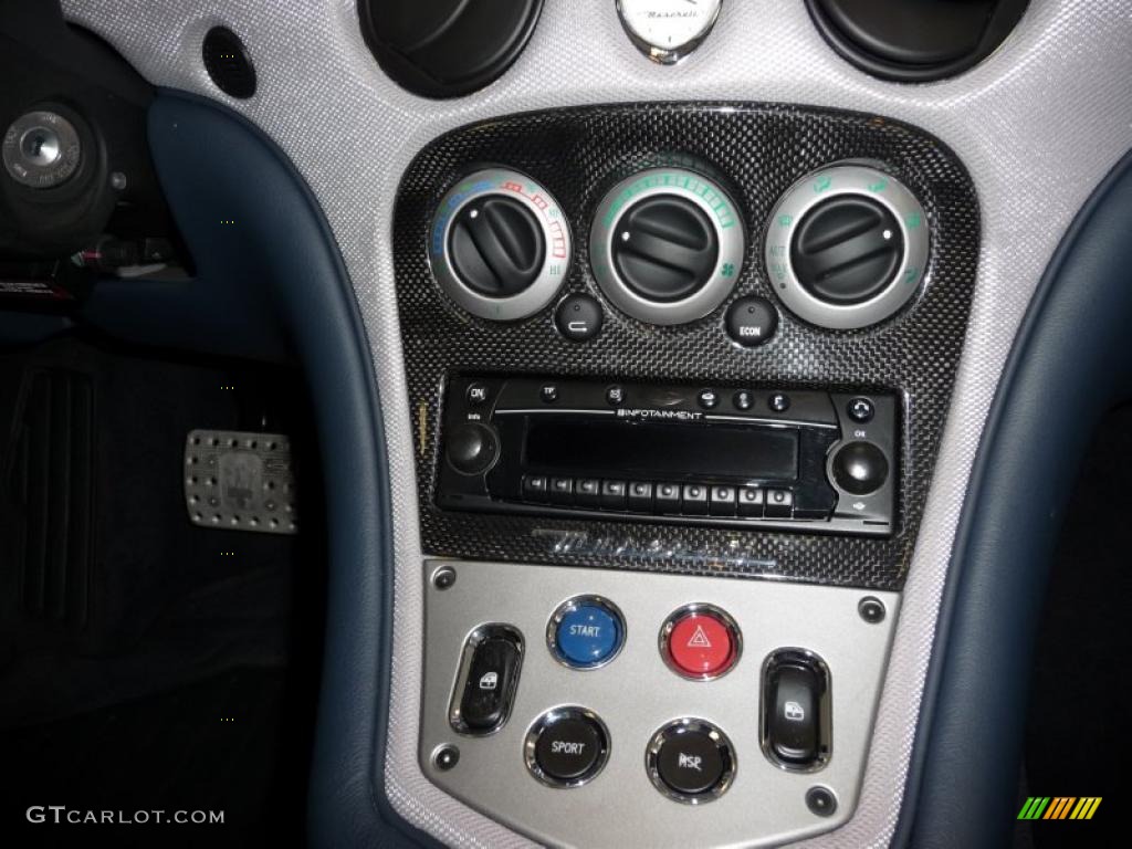 2005 Maserati GranSport Coupe Controls Photo #49219835