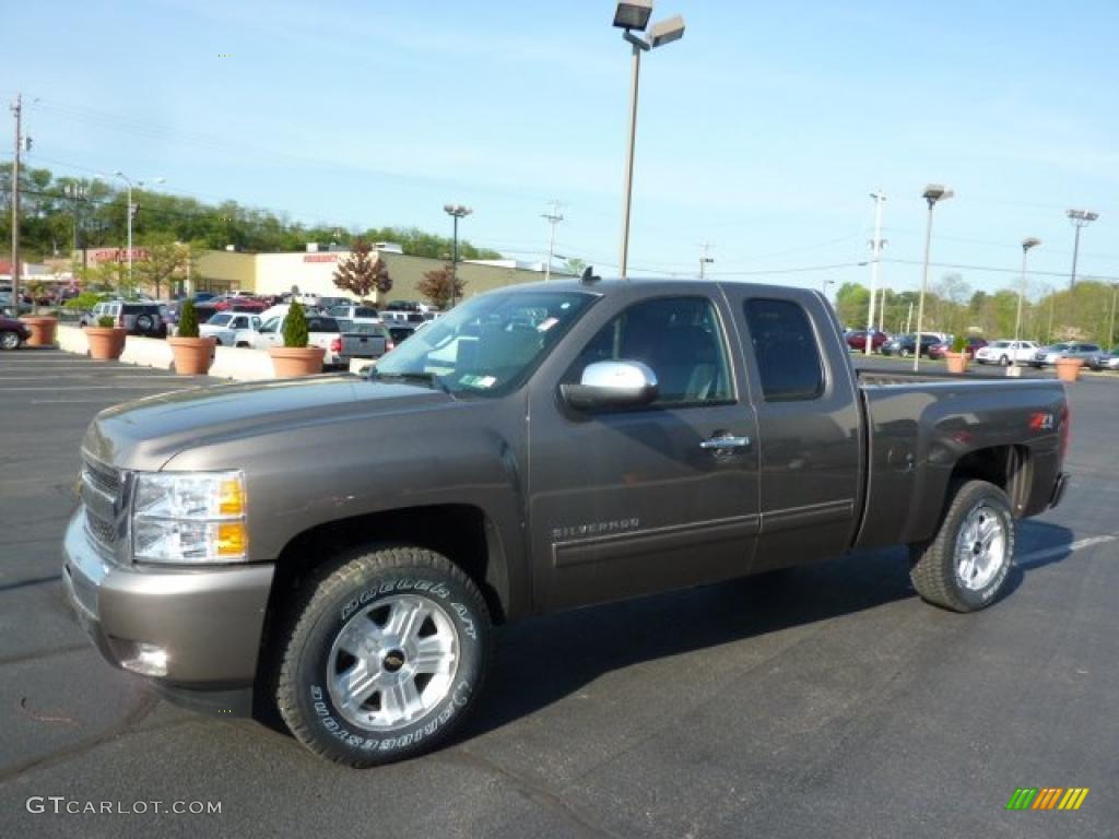 2011 Silverado 1500 LT Extended Cab 4x4 - Mocha Steel Metallic / Ebony photo #3