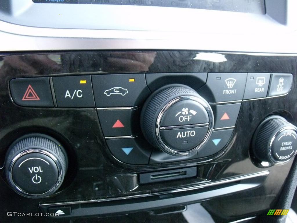 2011 Chrysler 300 Standard 300 Model Controls Photo #49225520
