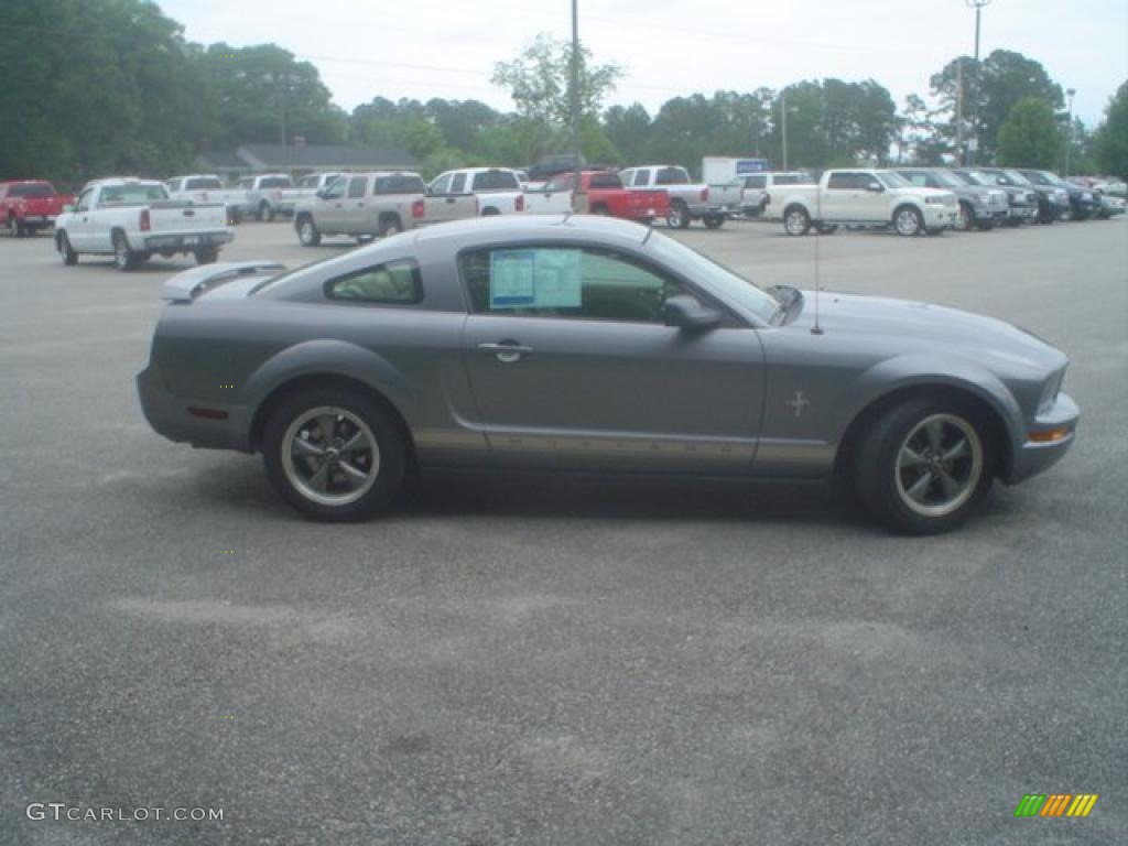 2006 Mustang V6 Premium Coupe - Tungsten Grey Metallic / Light Parchment photo #4