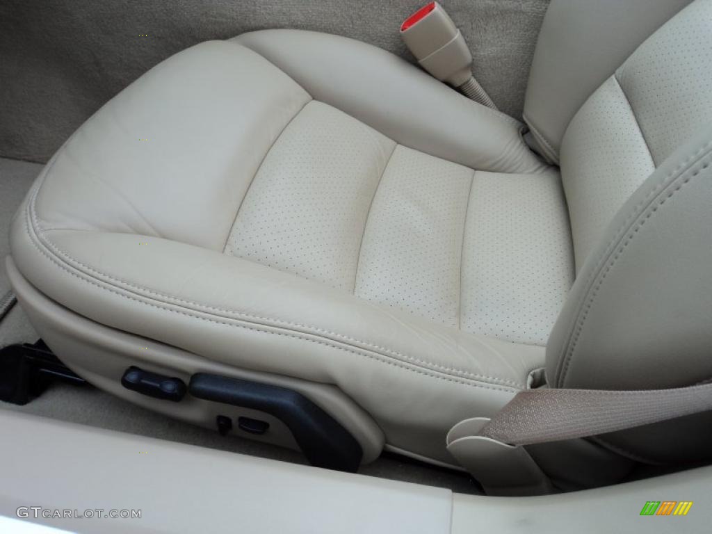 2010 Corvette Convertible - Arctic White / Cashmere photo #27