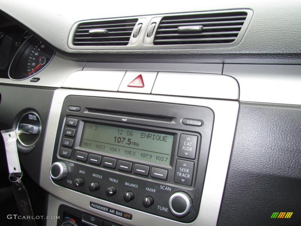 2009 Volkswagen CC Sport Controls Photo #49228370