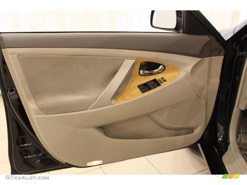 2007 Camry XLE - Black / Bisque photo #5