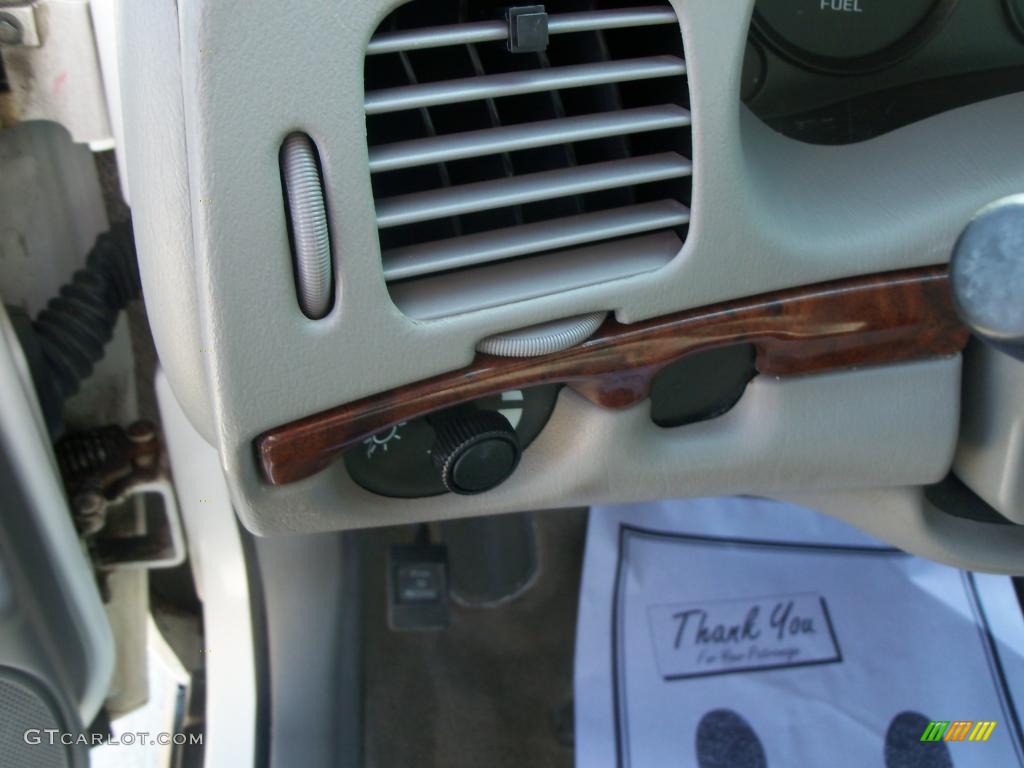2003 Impala  - White / Medium Gray photo #11