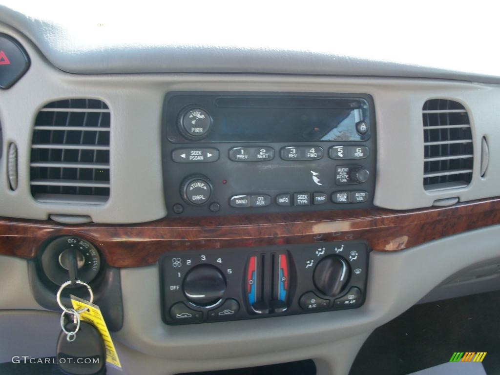 2003 Impala  - White / Medium Gray photo #14