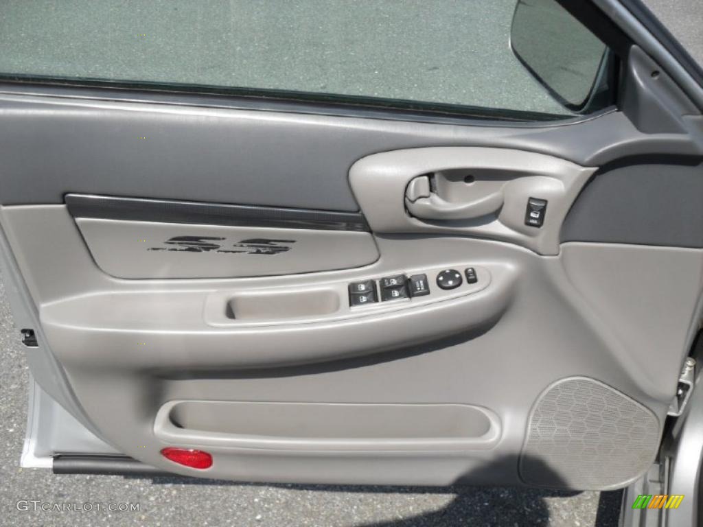 2005 Chevrolet Impala SS Supercharged Medium Gray Door Panel Photo #49238718