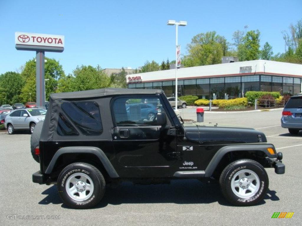 2004 Wrangler X 4x4 - Black / Dark Slate Gray photo #1