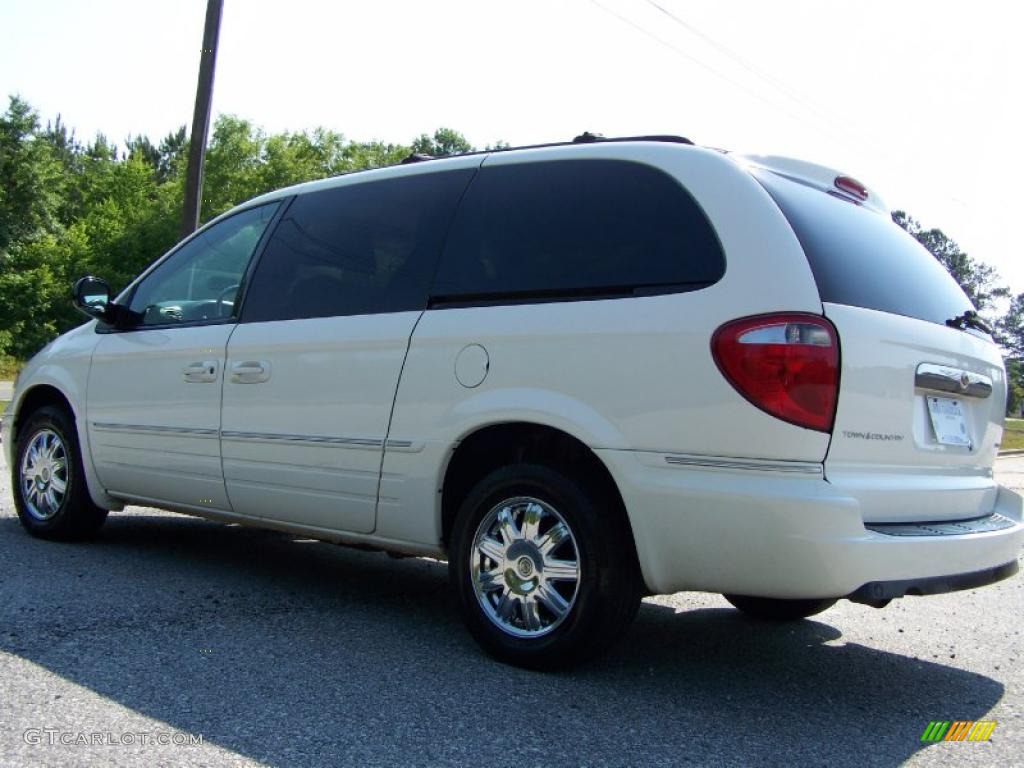 2007 Town & Country Limited - Stone White / Dark Khaki/Light Graystone photo #60