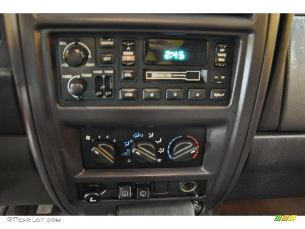 2000 Cherokee Sport 4x4 - Black / Agate Black photo #7
