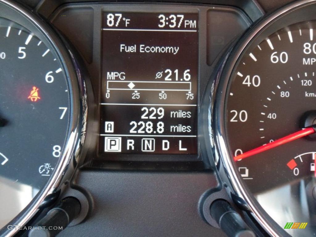 2011 Rogue SL AWD - Black Amethyst / Black photo #20