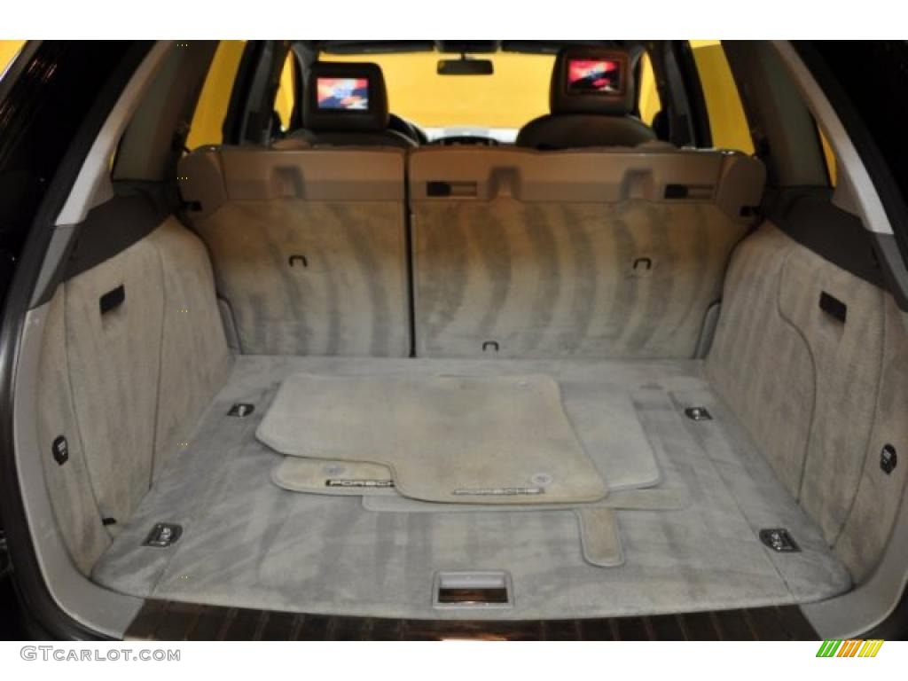 2006 Porsche Cayenne S Trunk Photo #49243785