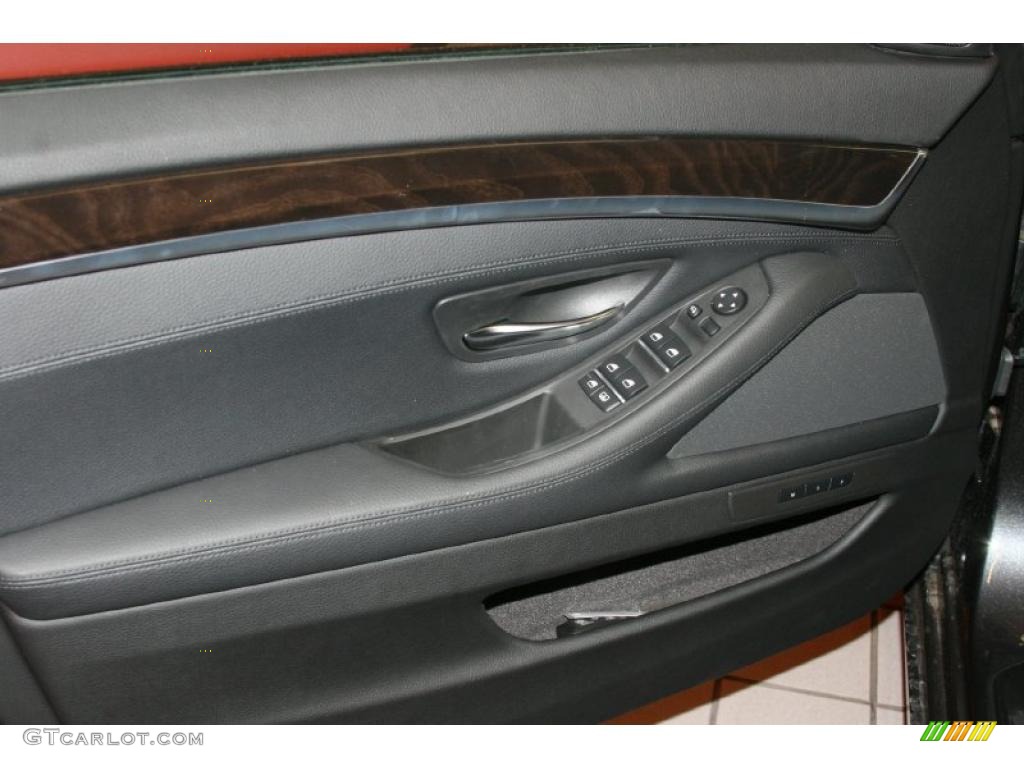 2011 5 Series 528i Sedan - Dark Graphite Metallic / Black photo #19
