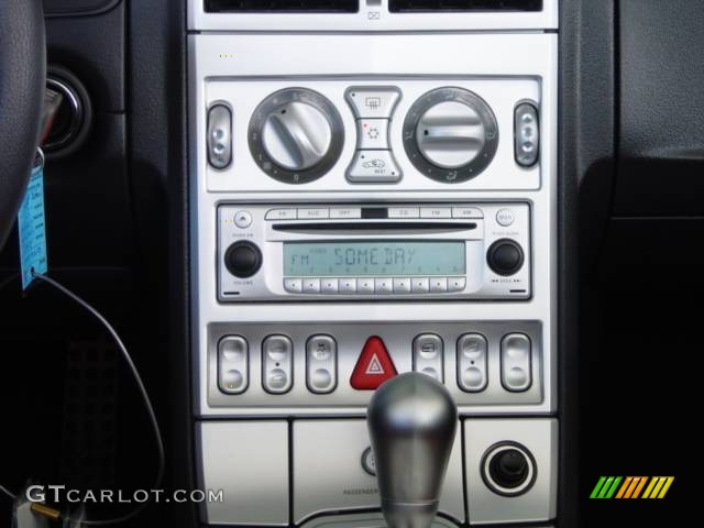 2007 Chrysler Crossfire SE Roadster Controls Photo #492533
