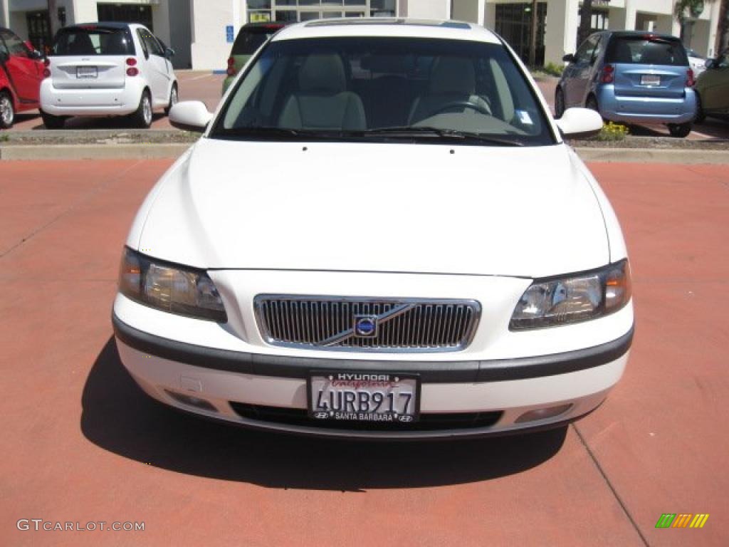 2001 V70 T5 - White / Taupe photo #2