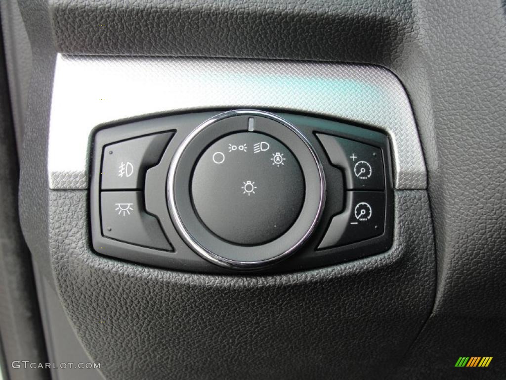 2011 Ford Explorer XLT Controls Photo #49253957