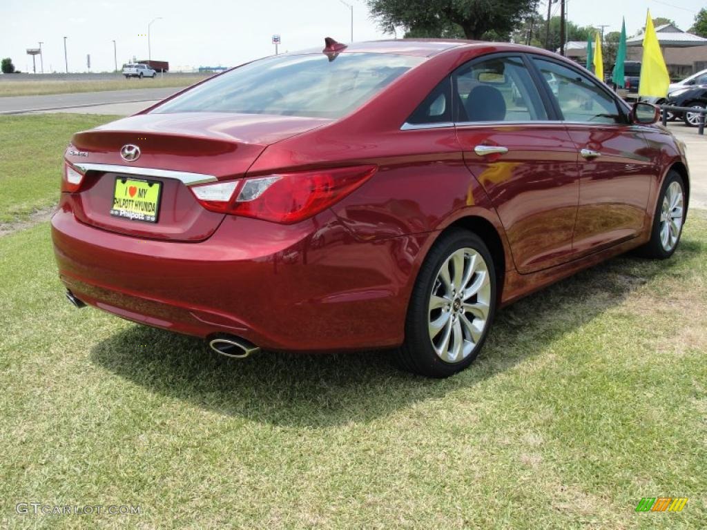 2011 Sonata SE - Venetian Red / Black photo #3