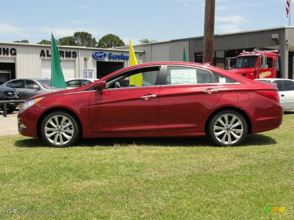 2011 Sonata SE - Venetian Red / Black photo #6