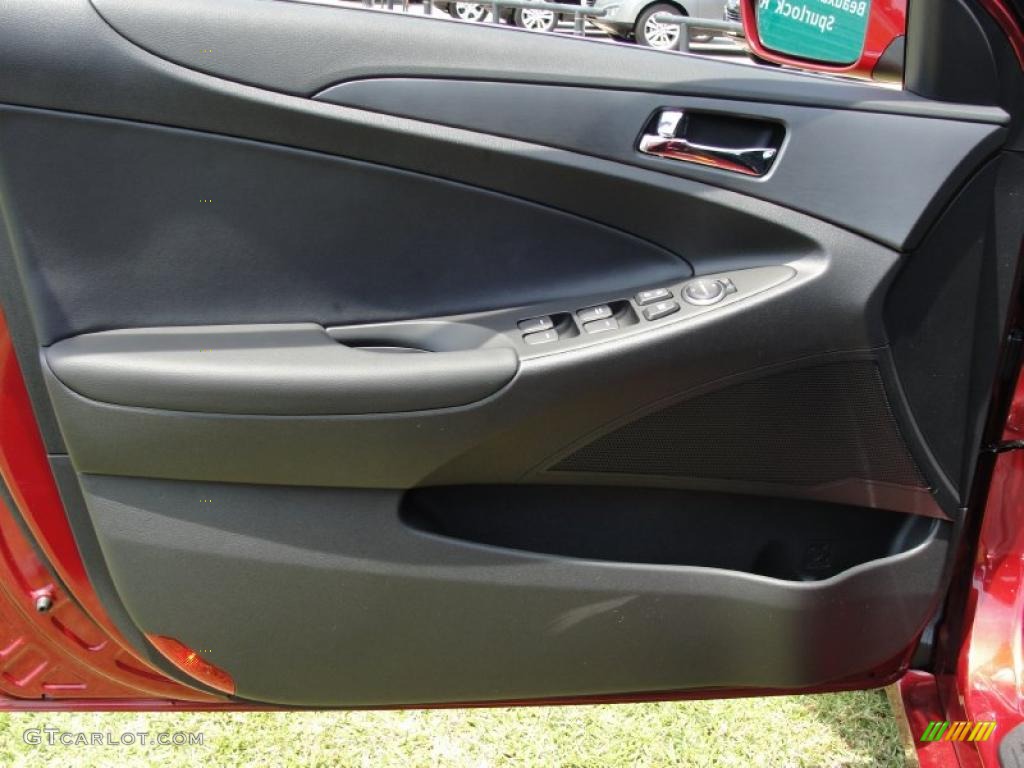 2011 Sonata SE - Venetian Red / Black photo #21