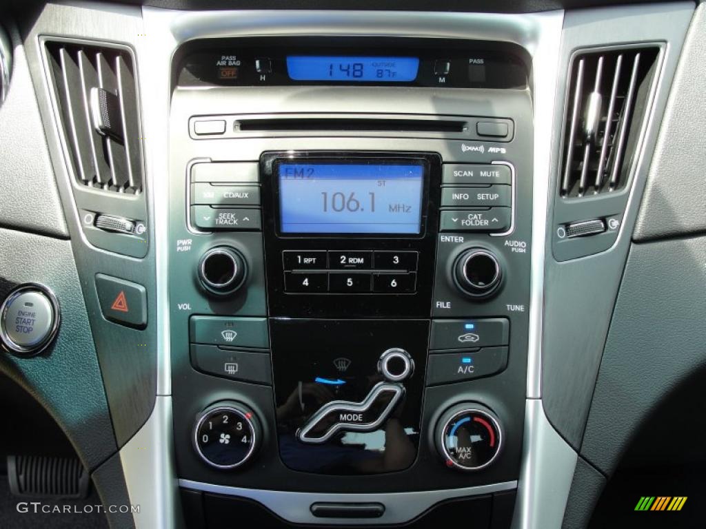 2011 Sonata SE - Venetian Red / Black photo #26