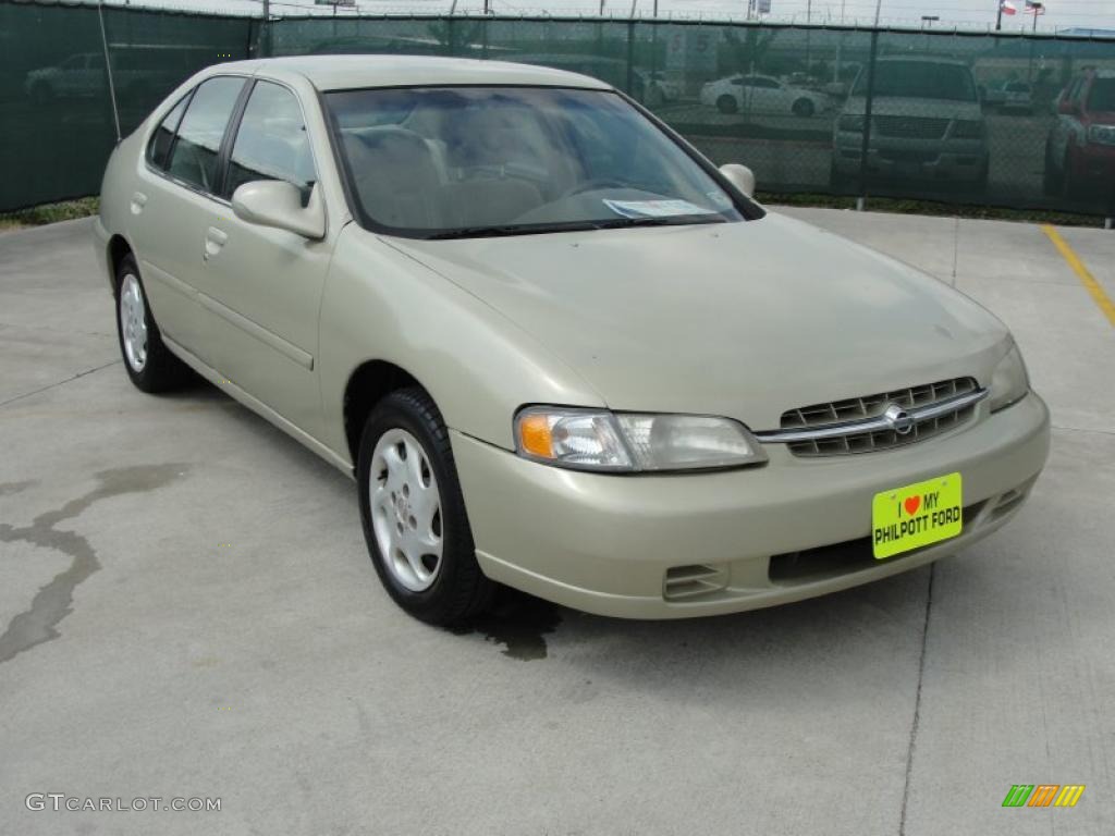 1998 Altima GXE - Cultured Sandstone Pearl Metallic / Tan photo #1