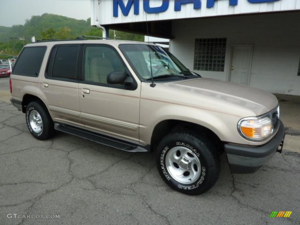 1998 Explorer XLT 4x4 - Light Prairie Tan Metallic / Medium Prairie Tan photo #2
