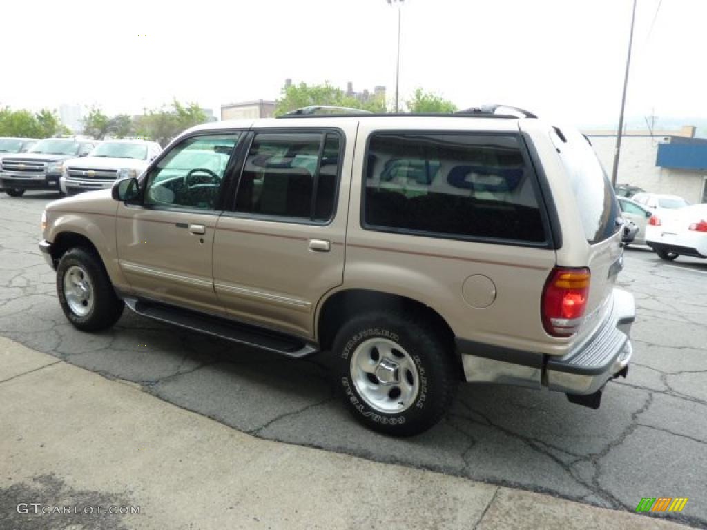 1998 Explorer XLT 4x4 - Light Prairie Tan Metallic / Medium Prairie Tan photo #7