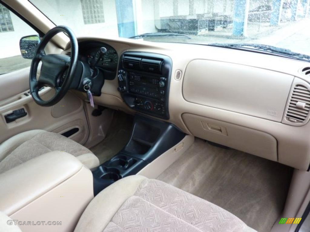 Medium Prairie Tan Interior 1998 Ford Explorer XLT 4x4 Photo #49264679