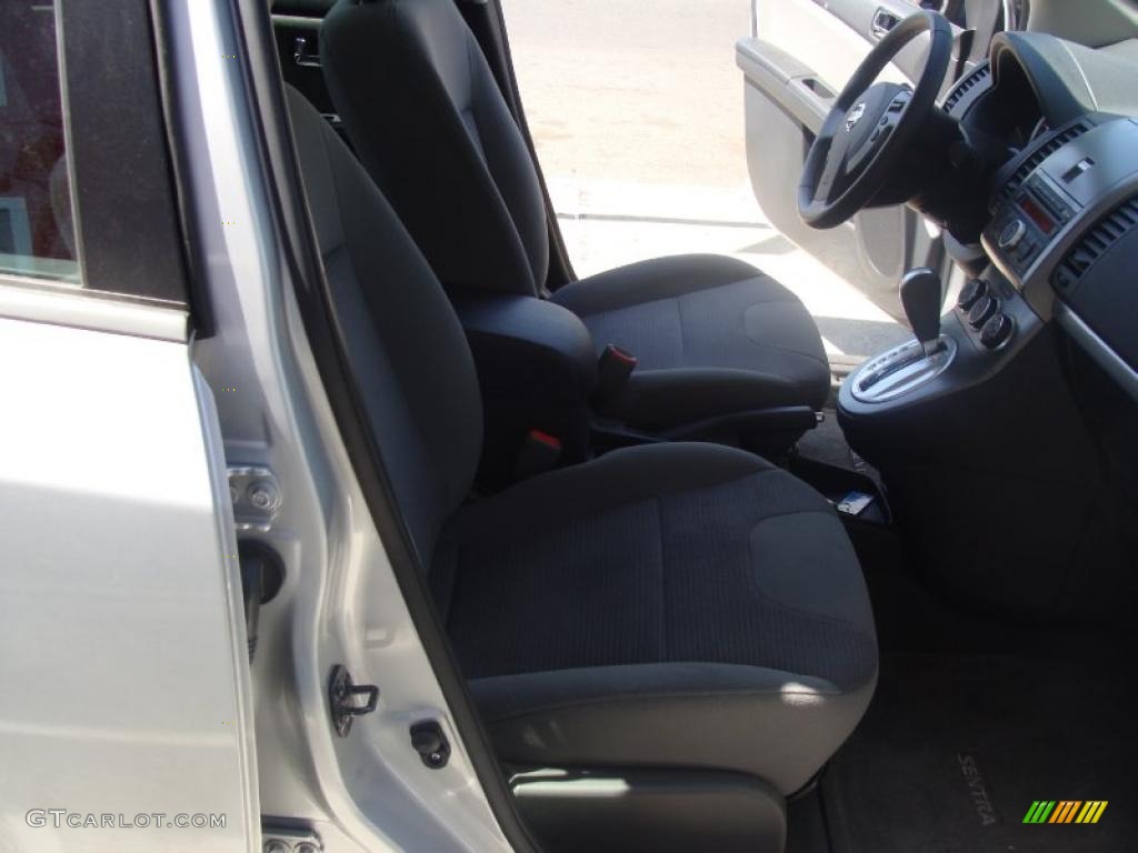 Charcoal Interior 2011 Nissan Sentra 2.0 SR Photo #49266881