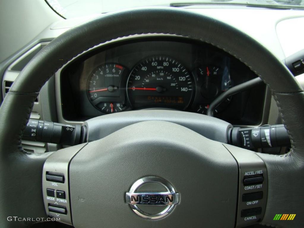 2005 Nissan Titan LE Crew Cab 4x4 Steering Wheel Photos