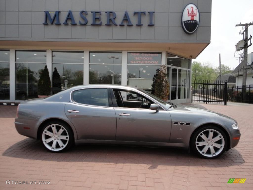 Grigio Alfieri Metallic (Dark Silver) Maserati Quattroporte