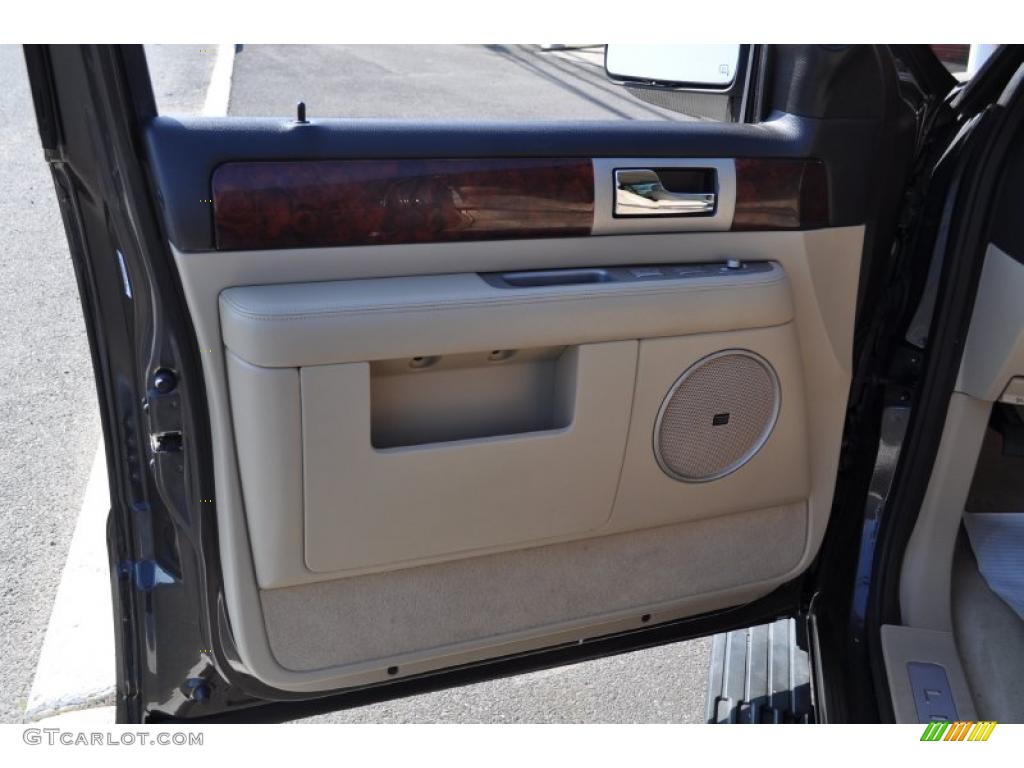 2006 Navigator Luxury 4x4 - Charcoal Beige Metallic / Camel photo #27