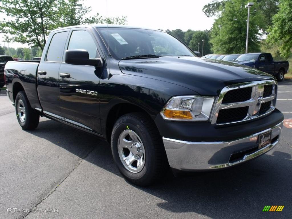 2011 Ram 1500 ST Quad Cab - Hunter Green Pearl / Dark Slate Gray/Medium Graystone photo #4
