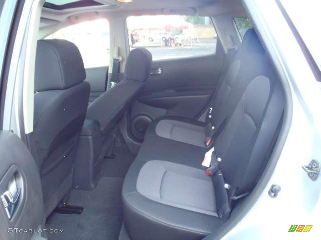 2011 Rogue SV - Silver Ice Metallic / Black photo #12