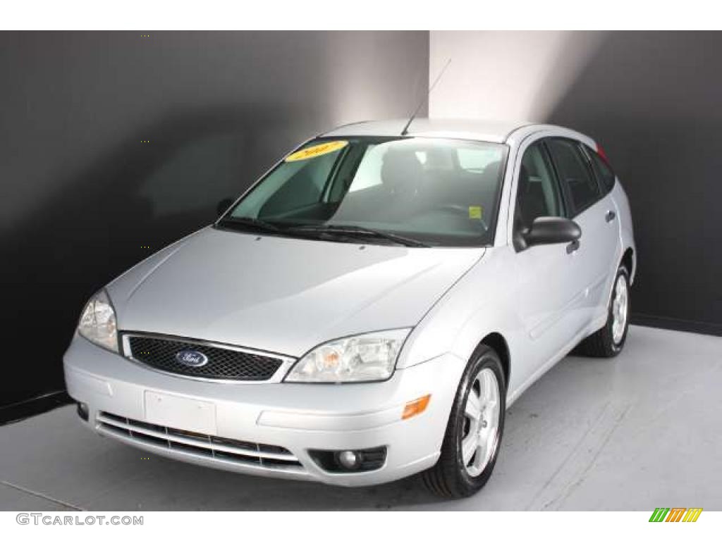 CD Silver Metallic 2007 Ford Focus ZX5 SES Hatchback Exterior Photo #49275005