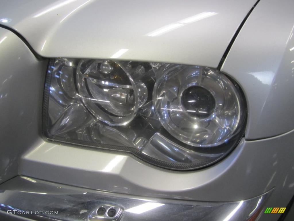 2006 300 C HEMI AWD - Bright Silver Metallic / Dark Slate Gray/Light Slate Gray photo #4